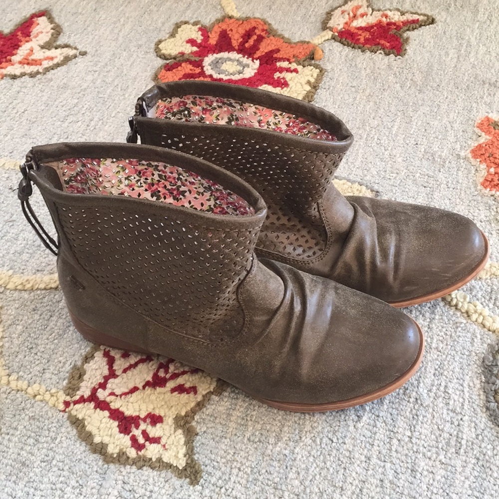 Roxy Booties